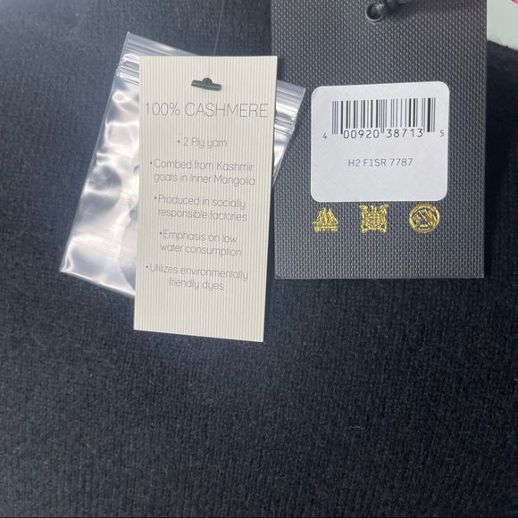 HUDSON'S BAY Company Cashmere Black Crewneck Long Sleeve Sweater XS Petite NWT - Picture 6 of 7